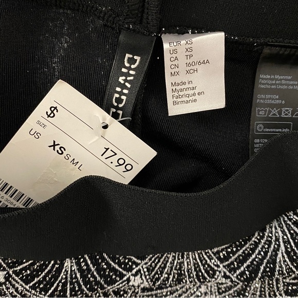 (SOLD) H&M Glittery Circle Skirt 🩶 - Picture 3 of 3